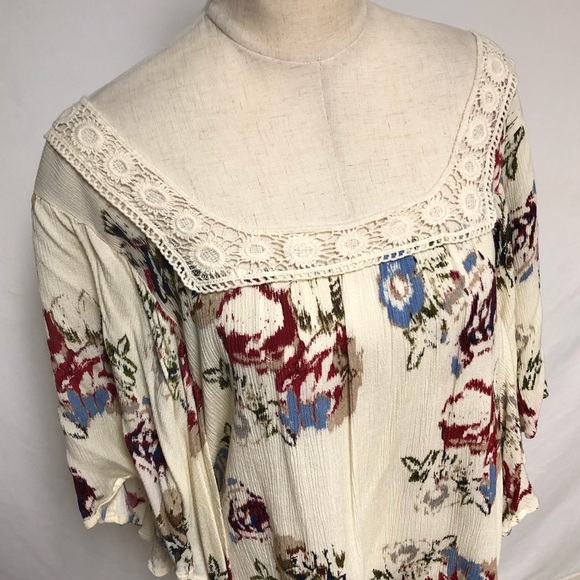 LoveStitch Floral Print Off The Shoulder Top - Picture 2 of 7